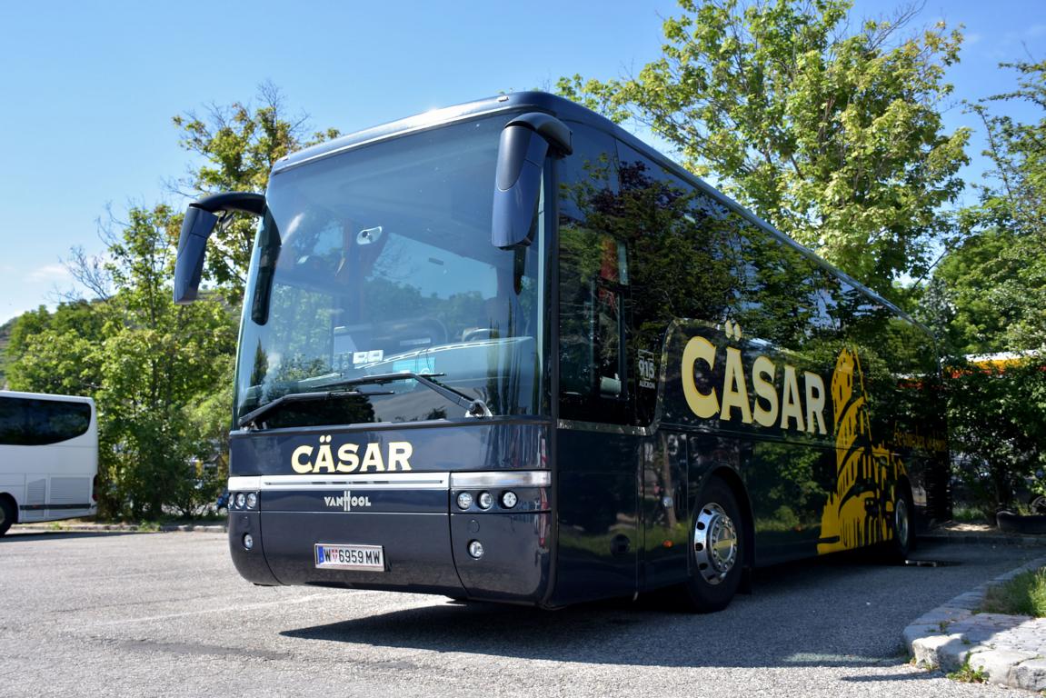 Van Hool T915 Alicron von CSAR Reisen aus Wien.