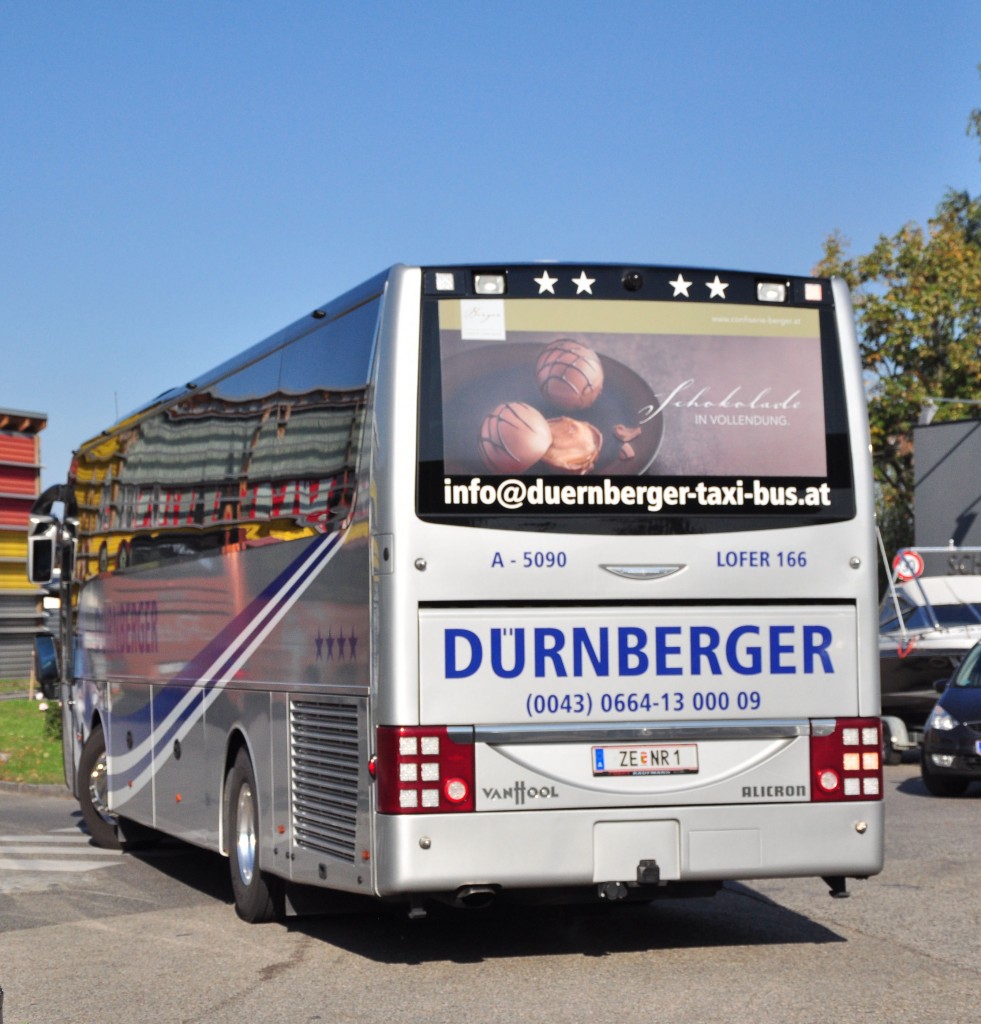 Van Hool T915 Alicron von Drnberger aus sterreich im Herbst 2013 in Krems.