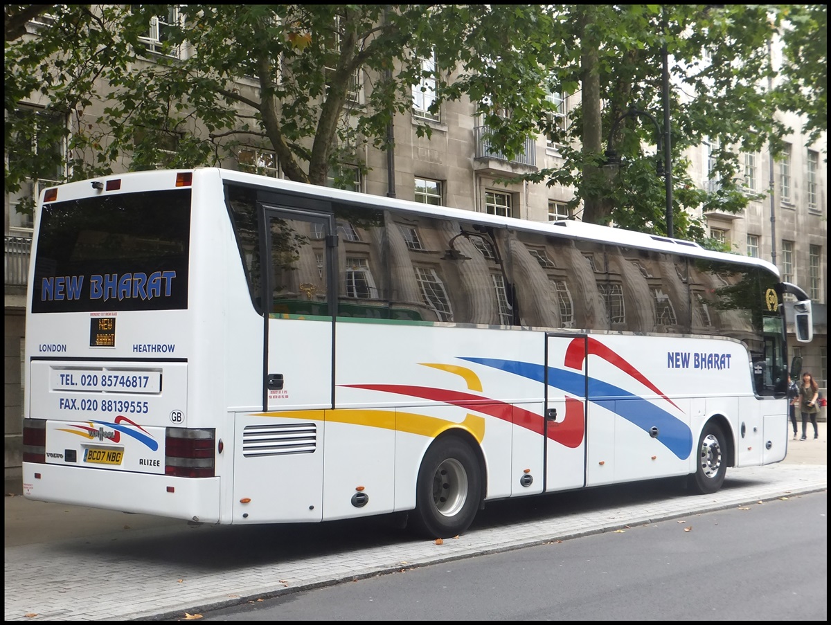 Van Hool T915 von New Bharat aus England in London.