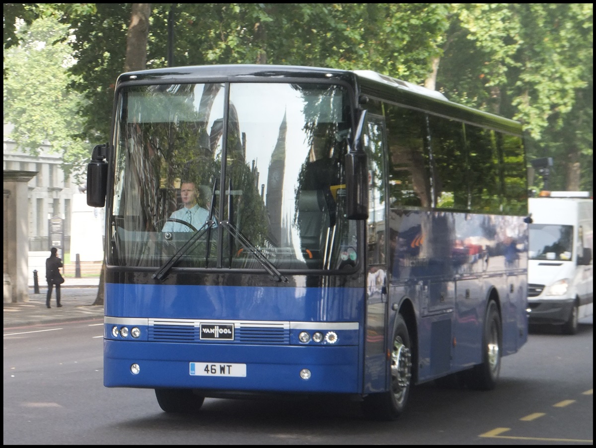 Van Hool T915 von Westway aus England in London.