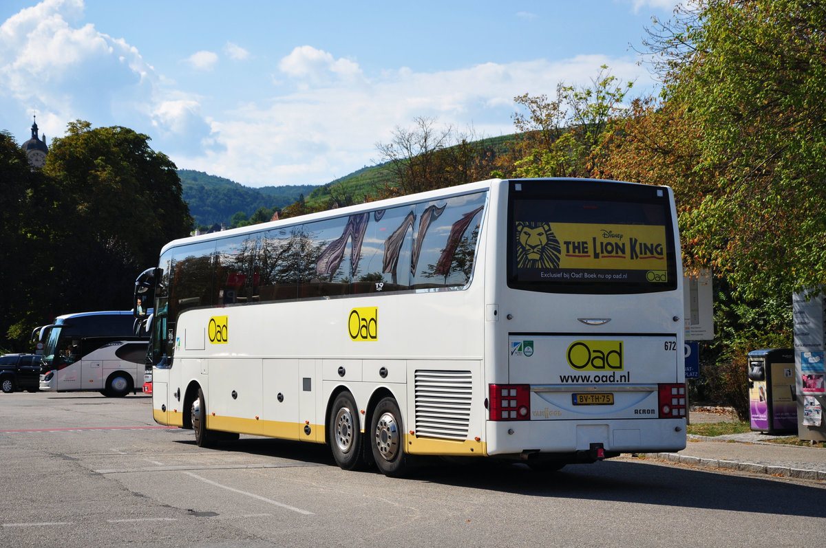 Van Hool T916 Acron von OAD Reisen.nl in Krems gesehen.