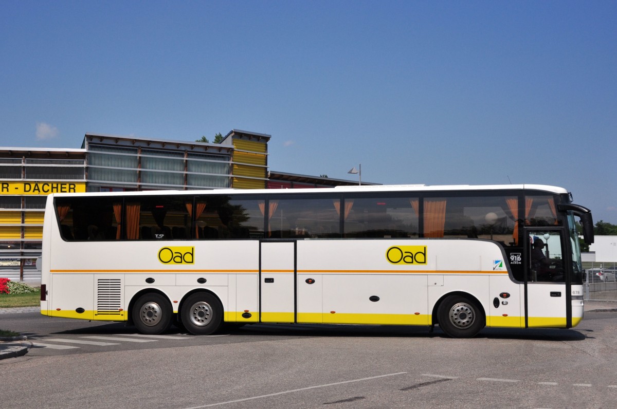 Van Hool T916 Acron von Oad.nl im Juni 2015 in Krems.