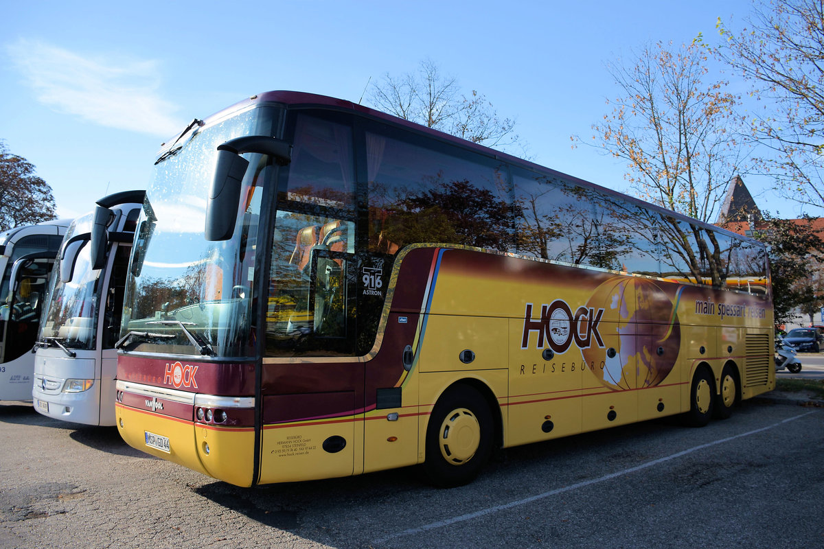 Van Hool T916 Astron von Hock Reisen aus der BRD in Krems.