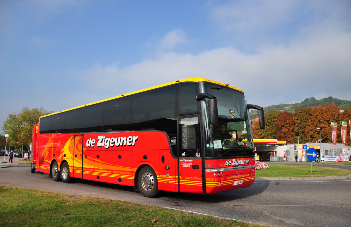 Van Hool T916 Astronef von de Zigeuner Reisen aus Belgien in Krems.