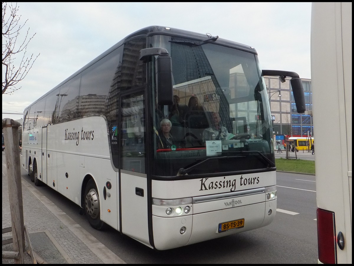 Van Hool T916 von Kassing Tours aus den Niederlanden in Berlin.