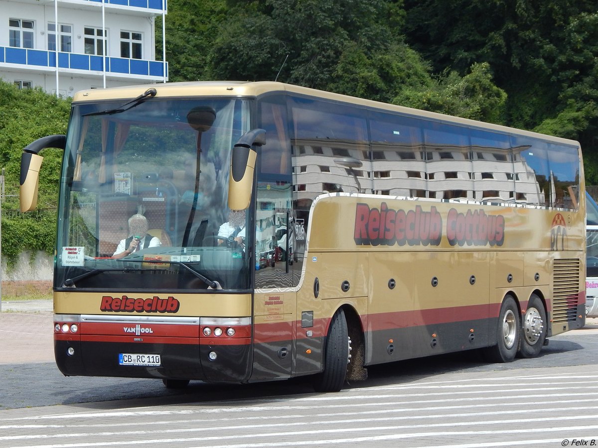 Van Hool T916 vom Reiseclub Cottbus aus Deutschland im Stadthafen Sassnitz. 