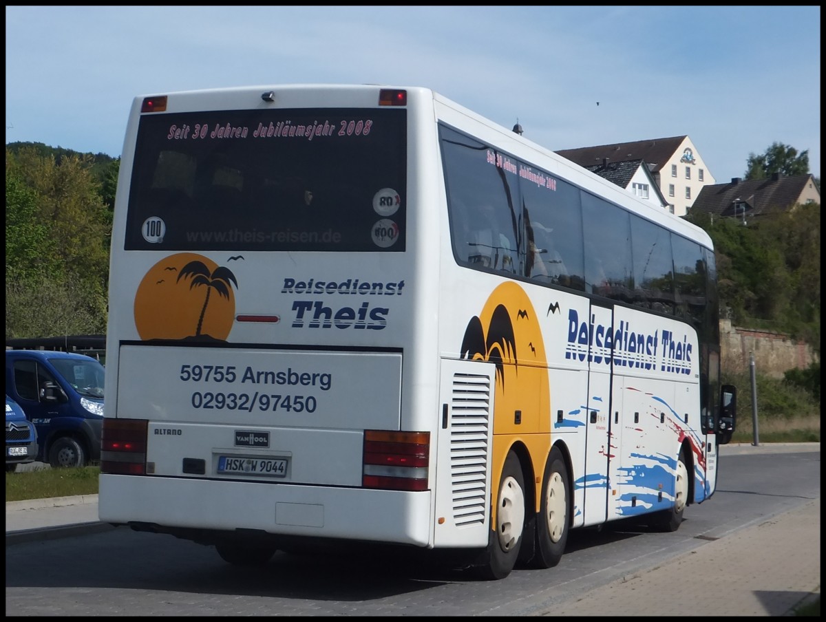 Van Hool T916 vom Reisedienst Theis aus Deutschland im Stadthafen Sassnitz.