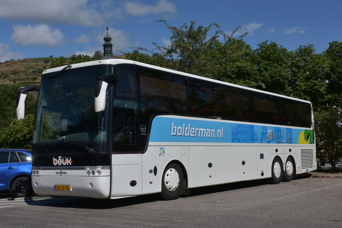 Van Hool T917 Acron von Beuk Reisen aus den NL 06/2017 in Krems.