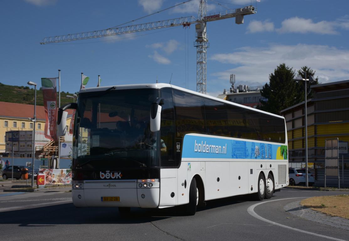 Van Hool T917 Acron von Beuk Reisen aus den NL 06/2017 in Krems.