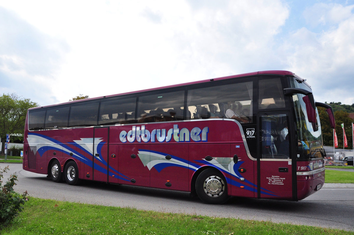 Van Hool T917 Astron von Edtbrustner Reisen aus Niedersterreich in Krems unterwegs.