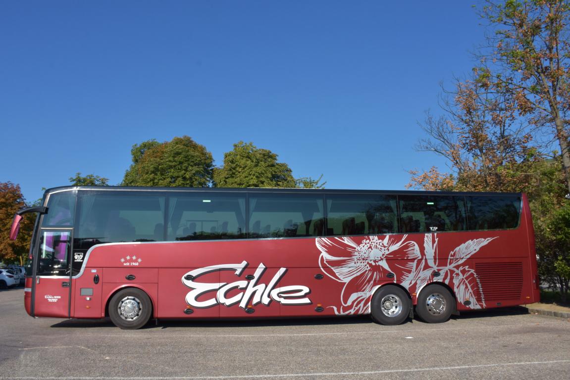 Van Hool T917 von Echle Reisen aus der BRD im August 2017 in Krems.