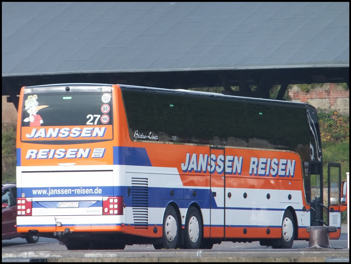 Van Hool T917 von Janssen aus Deutschland im Stadthafen Sassnitz.