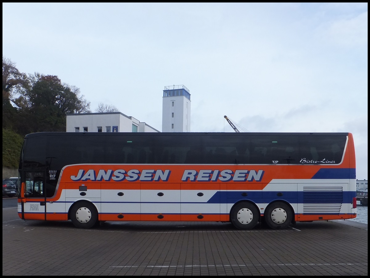 Van Hool T917 von Janssen aus Deutschland im Stadthafen Sassnitz.