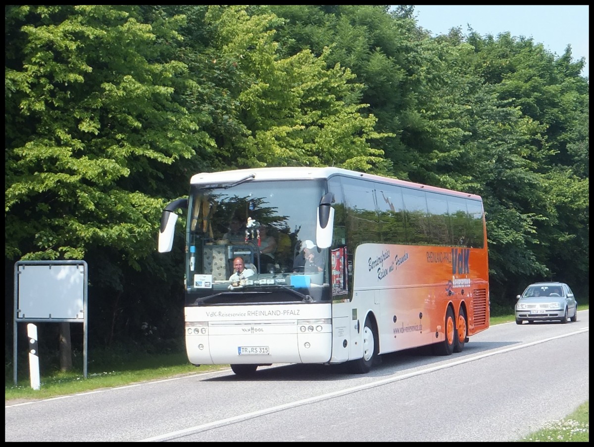 Van Hool T917 von VDK-Reiseservice aus Deutschland in Sassnitz.