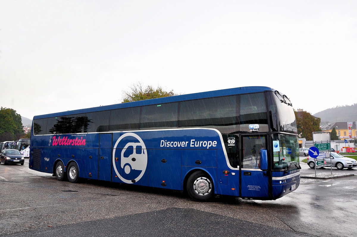 VAN HOOL T919 Altano von Wetterstein Reisen aus Tirol/sterreich am 9.9.2014 in Krems gesehen.