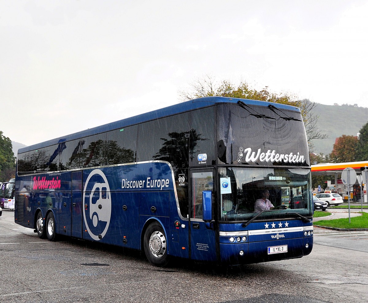 VAN HOOL T919 Altano von Wetterstein Reisen aus Tirol/sterreich am 9.9.2014 in Krems gesehen.