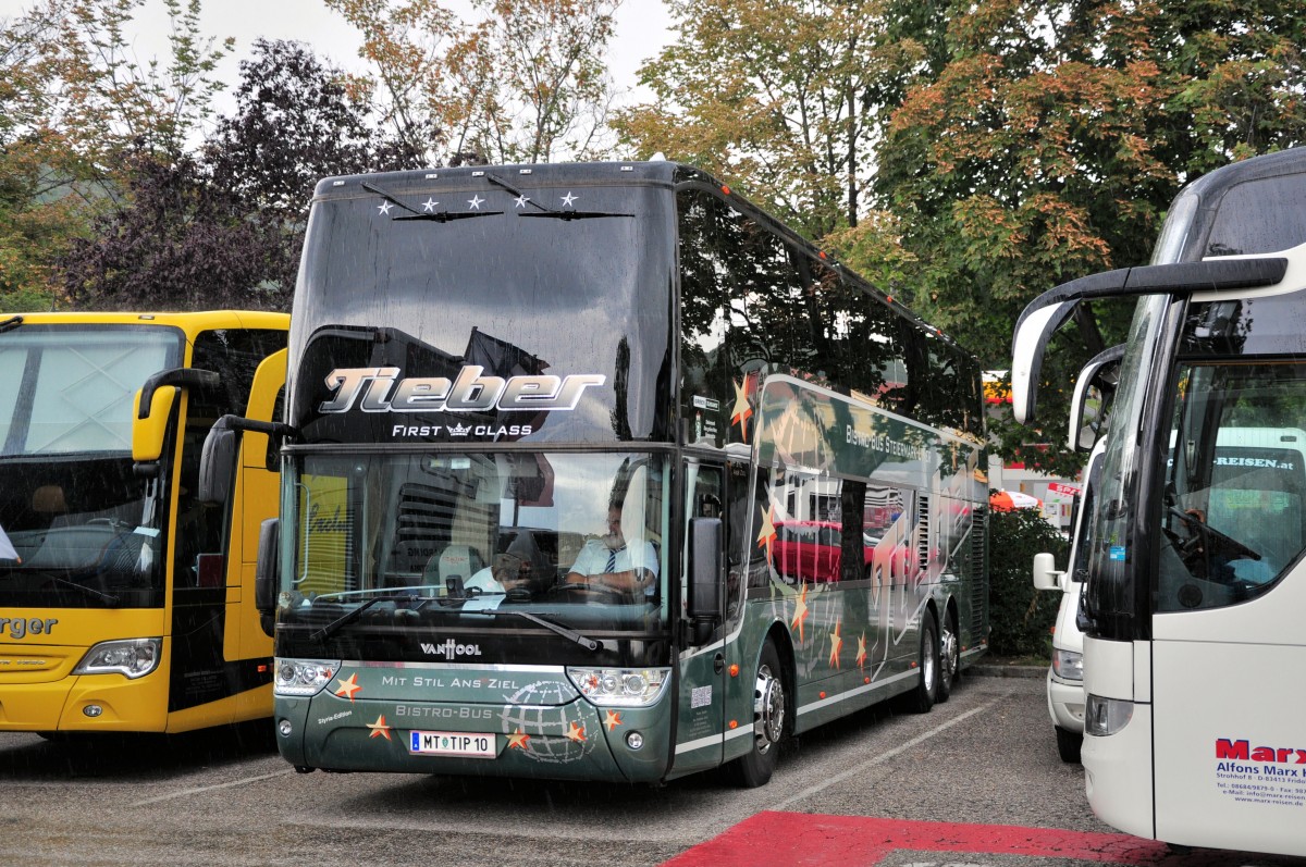 Van Hool von Tieber Busreisen + Reisebro aus der Steiermark/sterreich am 12.Juli 2014 in Krems gesehen.