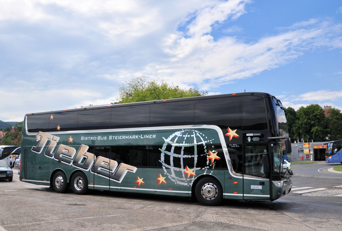 Van Hool von Tieber Busreisen + Reisebro aus der Steiermark/sterreich am 12.Juli 2014 in Krems gesehen.