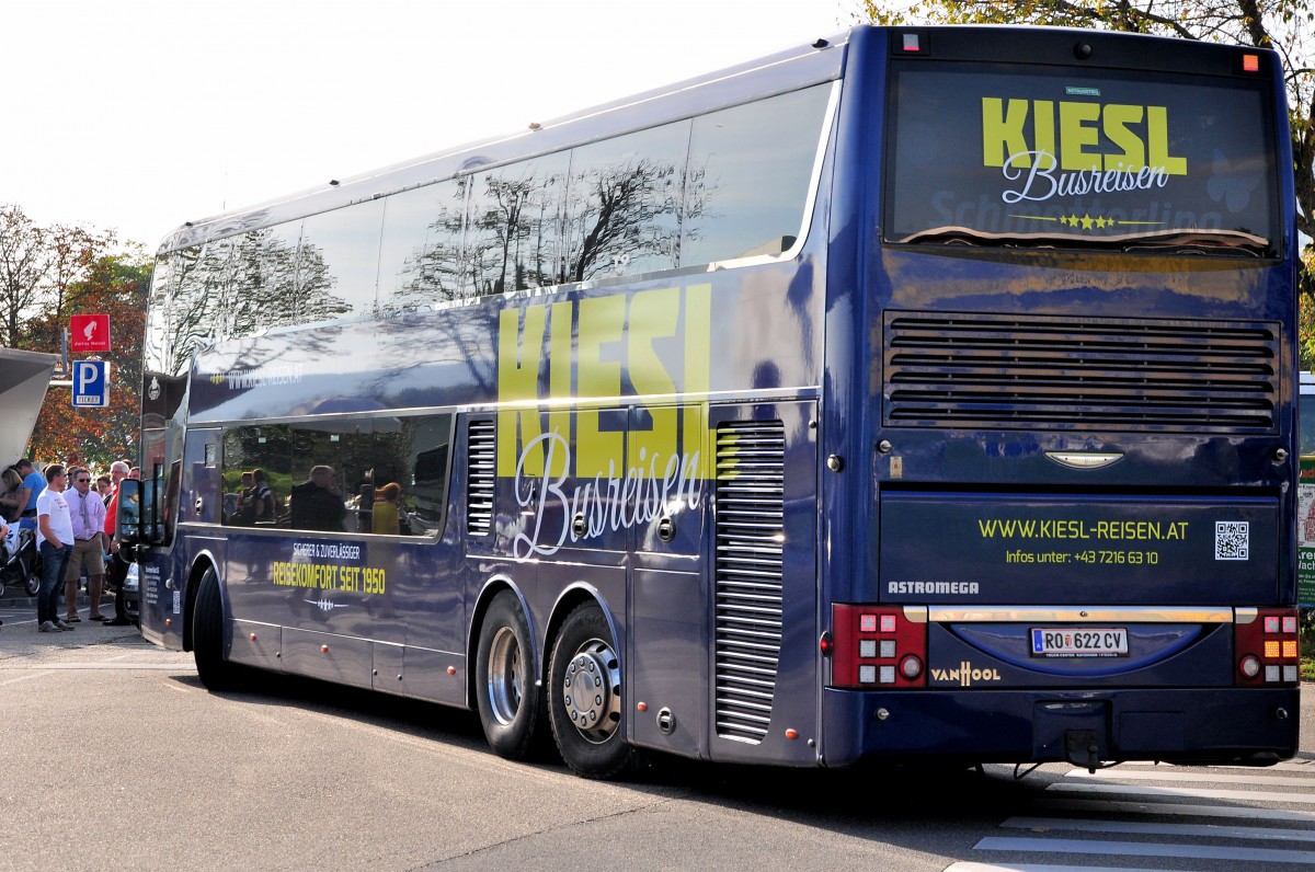 VAN HOOL TX Astromega von Kiesl Reisen aus sterreich am 12.10.2014 in Krems.