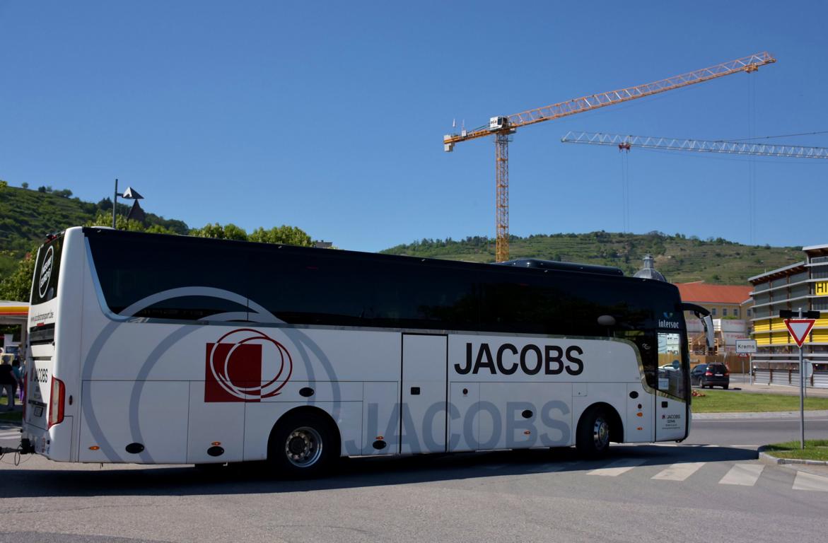 Van Hool TX von Jacobs Reisen aus der BRD in Krems.