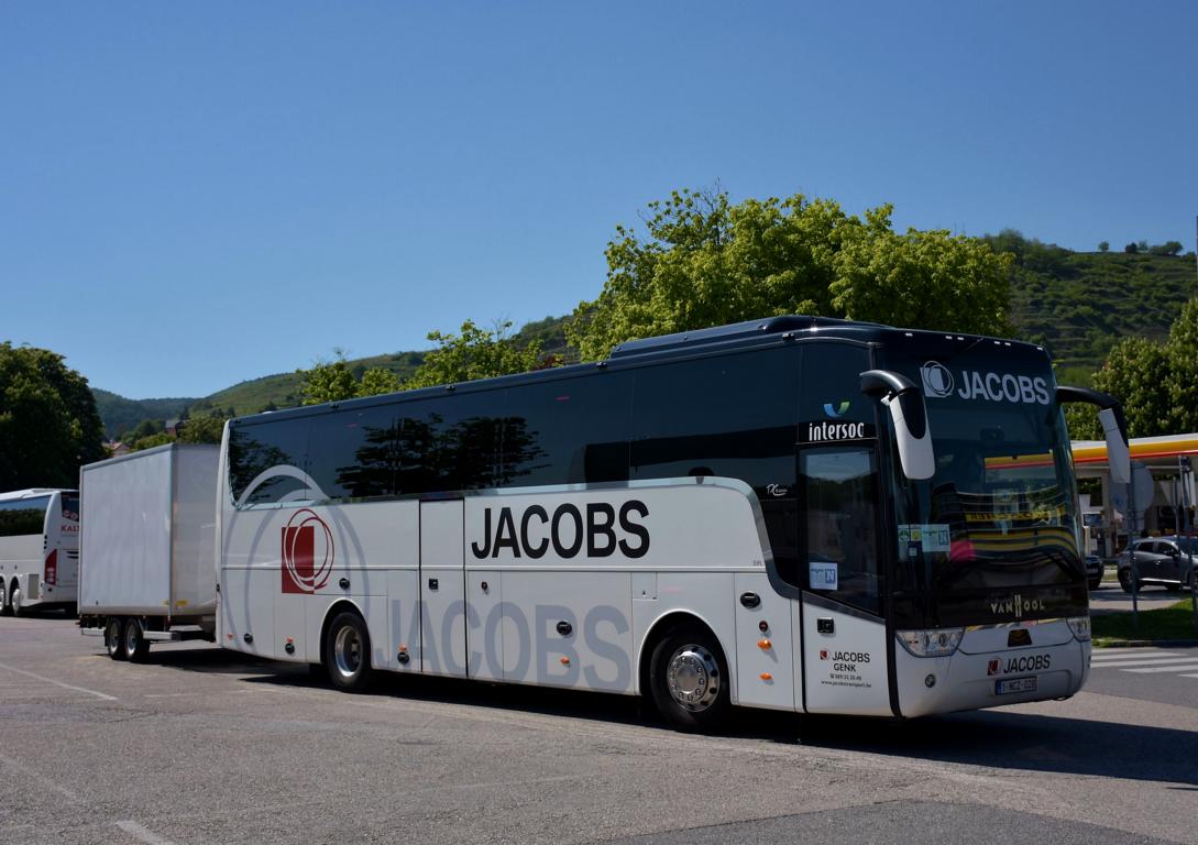 Van Hool TX von Jacobs Reisen aus der BRD in Krems.