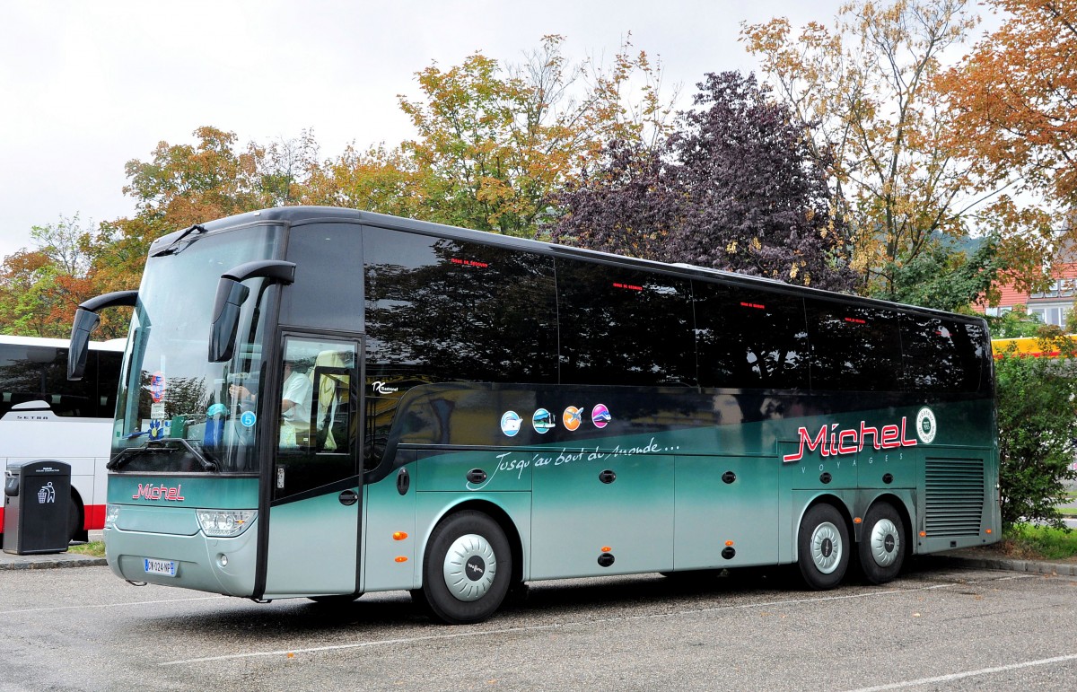 VAN HOOL TX15 Astronef aus Frankreich im August 2013 in Krems.