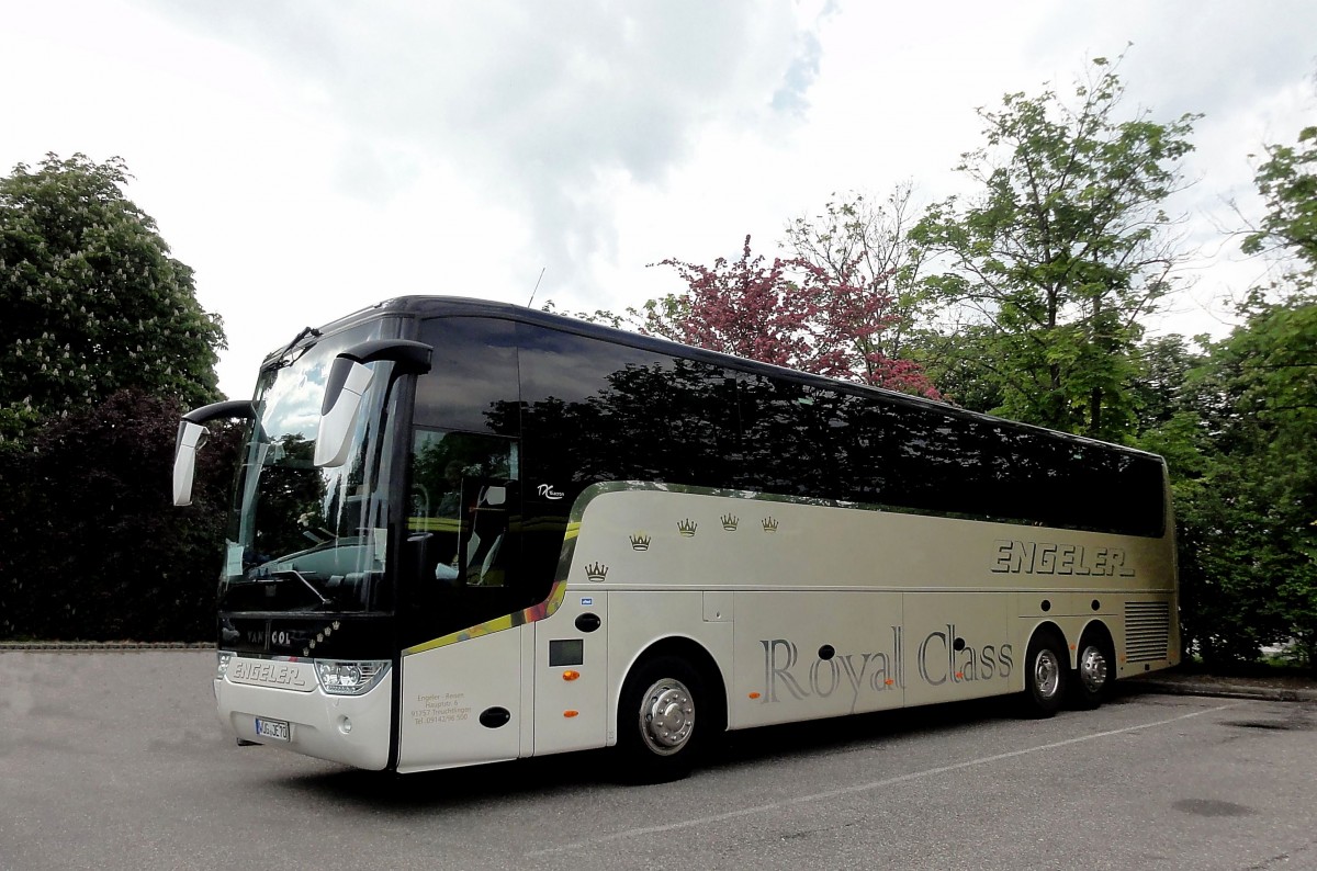 Van Hool TX16 acron von ENGELER Reisen aus der BRD am 14.5.2015 in Krems.