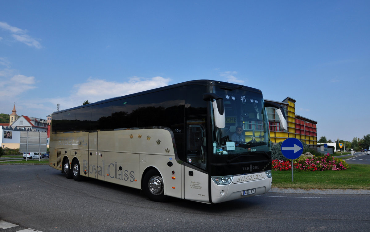 Van Hool TX16 acron von ENGELER Reisen aus der BRD in Krems gesehen.