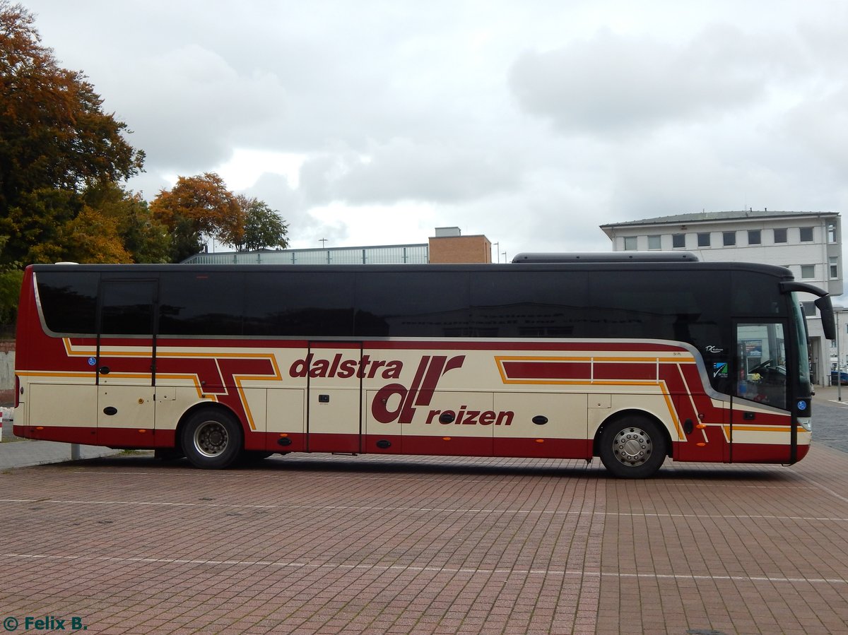 Van Hool TX16 von Dalstra Reizen aus den Niederlanden im Stadthafen Sassnitz.