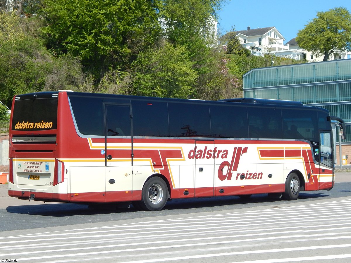 Van Hool TX16 von Dalstra Reizen aus den Niederlanden im Stadthafen Sassnitz. 