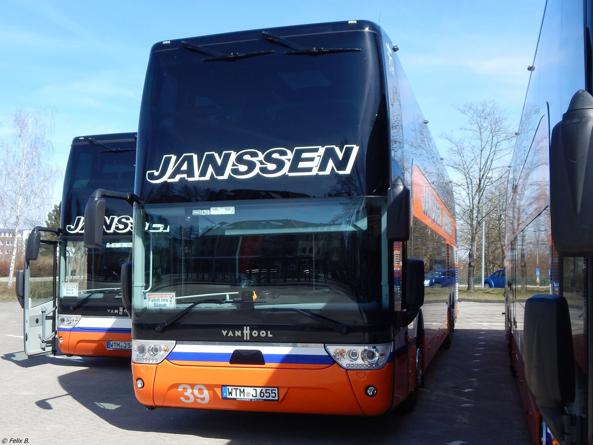 Van Hool TX27 von Janssen Reisen aus Deutschland in Waren.