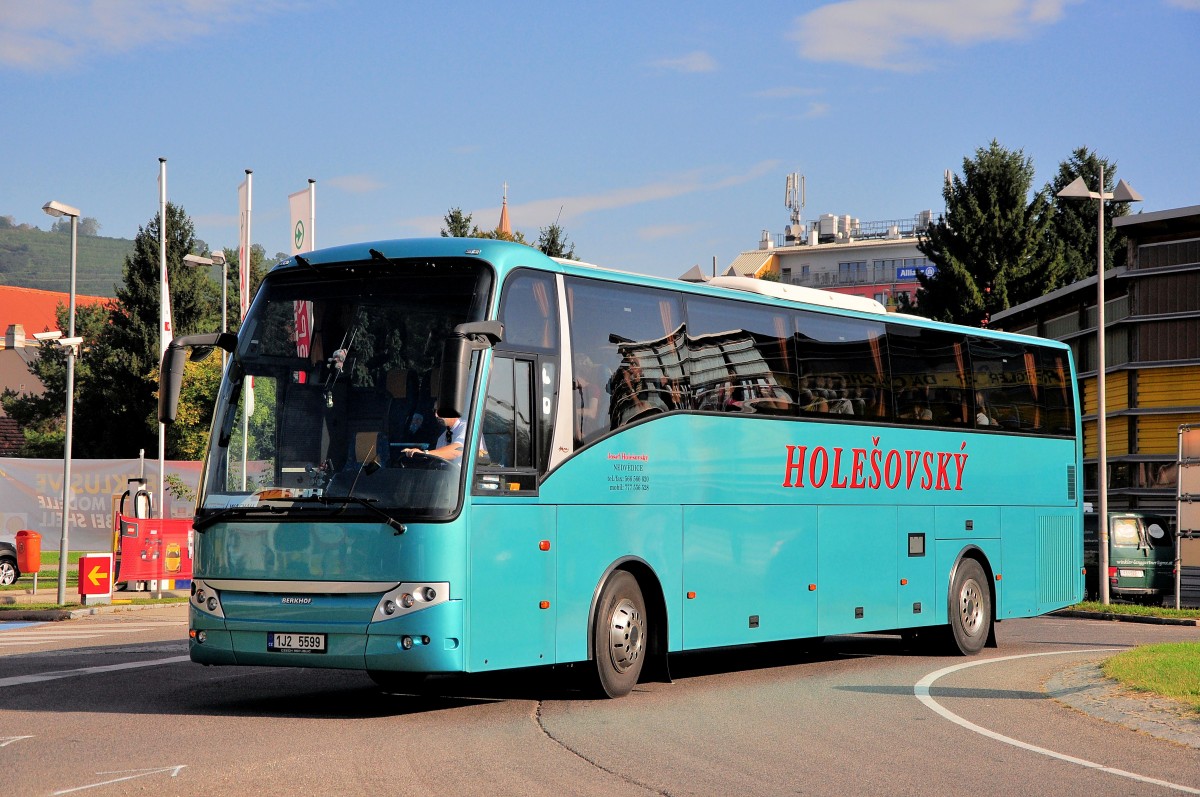 VDL Berkhof Axial aus der CZ am 20.9.2014 in Krems.