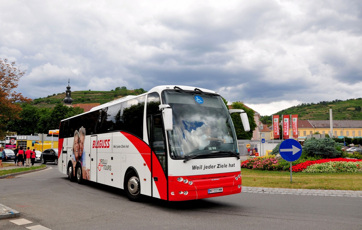 VDL Berkhof von Blaguss Reisen aus Wien (Rolli Tour=Lift fr Menschen mit Behinderung) in Krems gesehen.