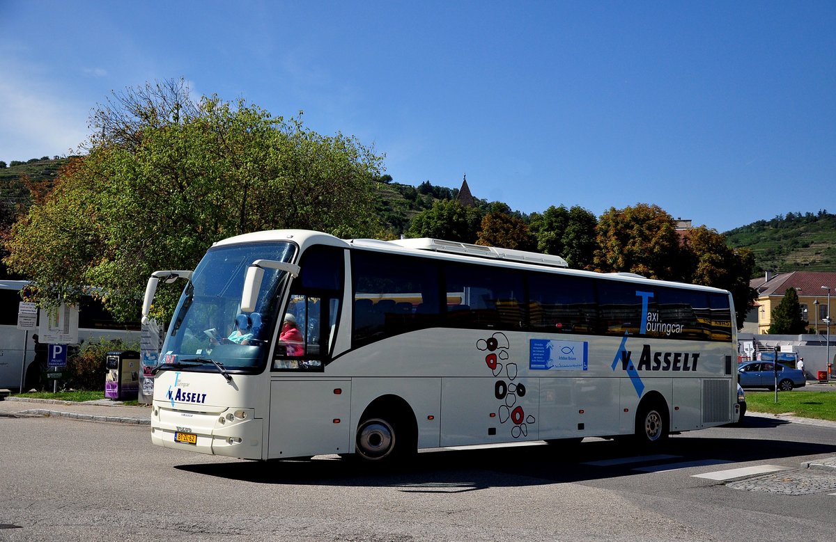 VDL Berkhof Volvo B9R von V. Asselt aus den NL in Krems gesehen.