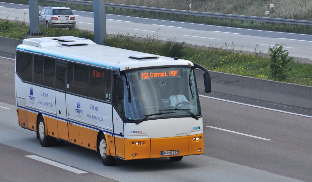 VDL BOVA aus der BRD am 26.9.2013 auf der A5 beim Airport FRA/Main.