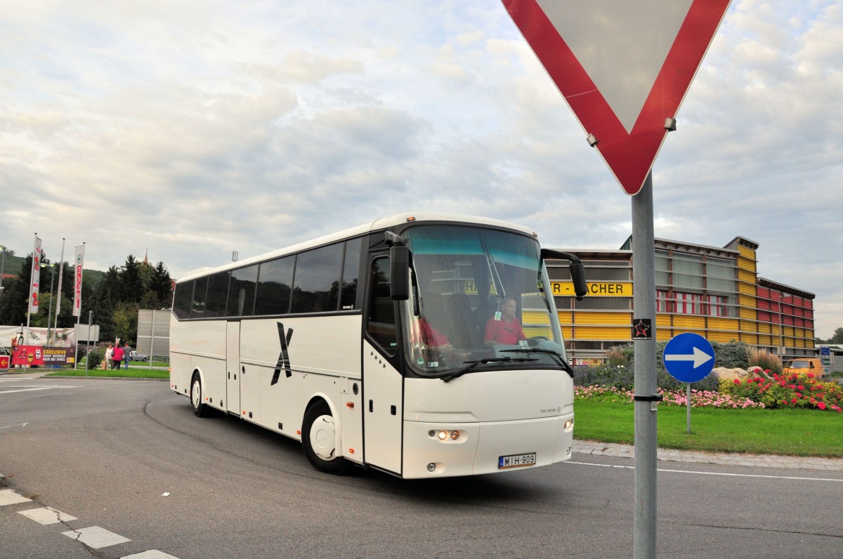 VDL BOVA aus Ungarn am 20.9.2014 in Krems unterwegs.