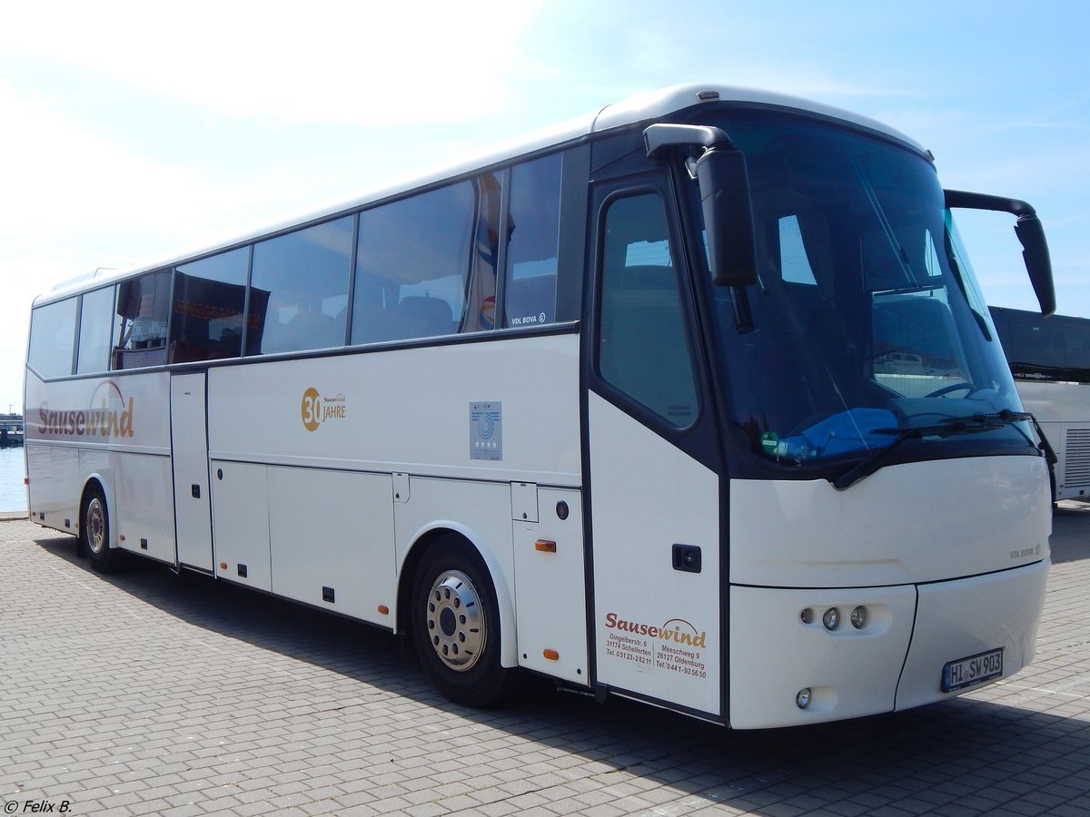 VDL Bova Futura von Sausewind aus Deutschland im Stadthafen Sassnitz.