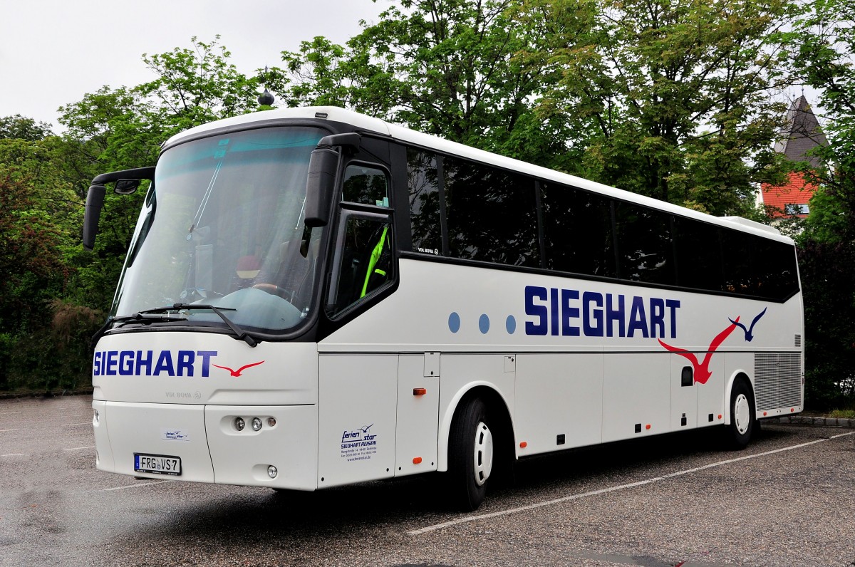 VDL BOVA Futura von Sieghart Reisen aus der BRD am 17.Mai 2014 in Krems unterwegs.