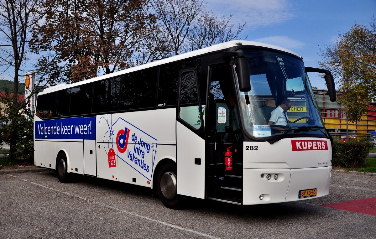 VDL BOVA von KUPERS Reisen.nl am 30.9.2014 in Krems.