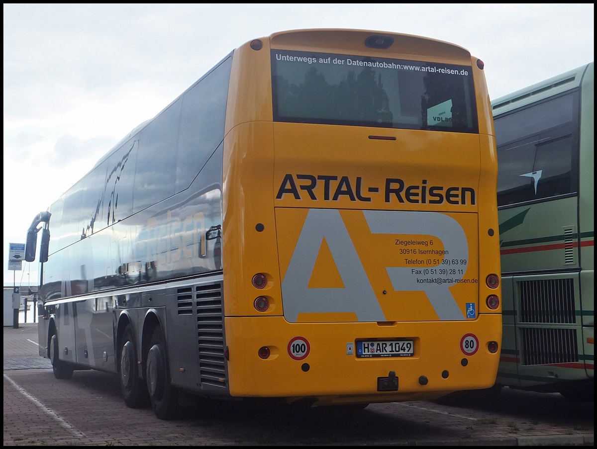 VDL Bova Magiq von Artal-Reisen aus Deutschland im Stadthafen Sassnitz.