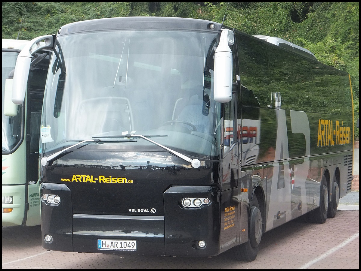 VDL Bova Magiq von Artal-Reisen aus Deutschland im Stadthafen Sassnitz.