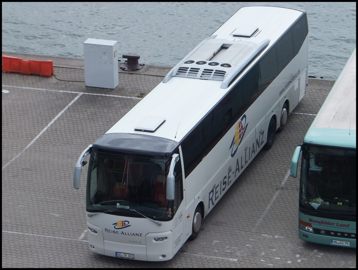 VDL Bova Magiq von Reise-Allianz/Schtz Reisedienst aus Deutschland im Stadthafen Sassnitz.