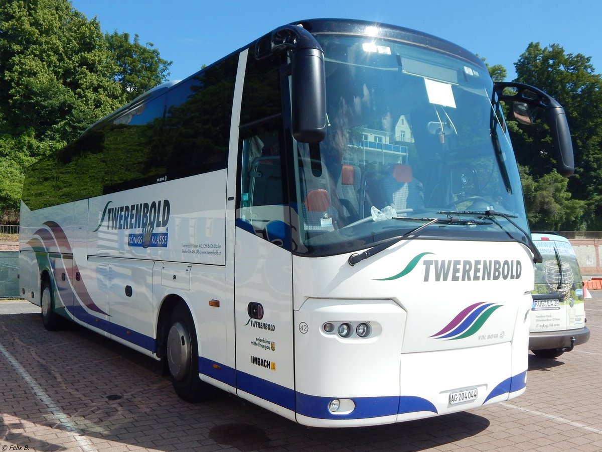 VDL Bova Magiq von Twerenbold aus der Schweiz im Stadthafen Sassnitz.