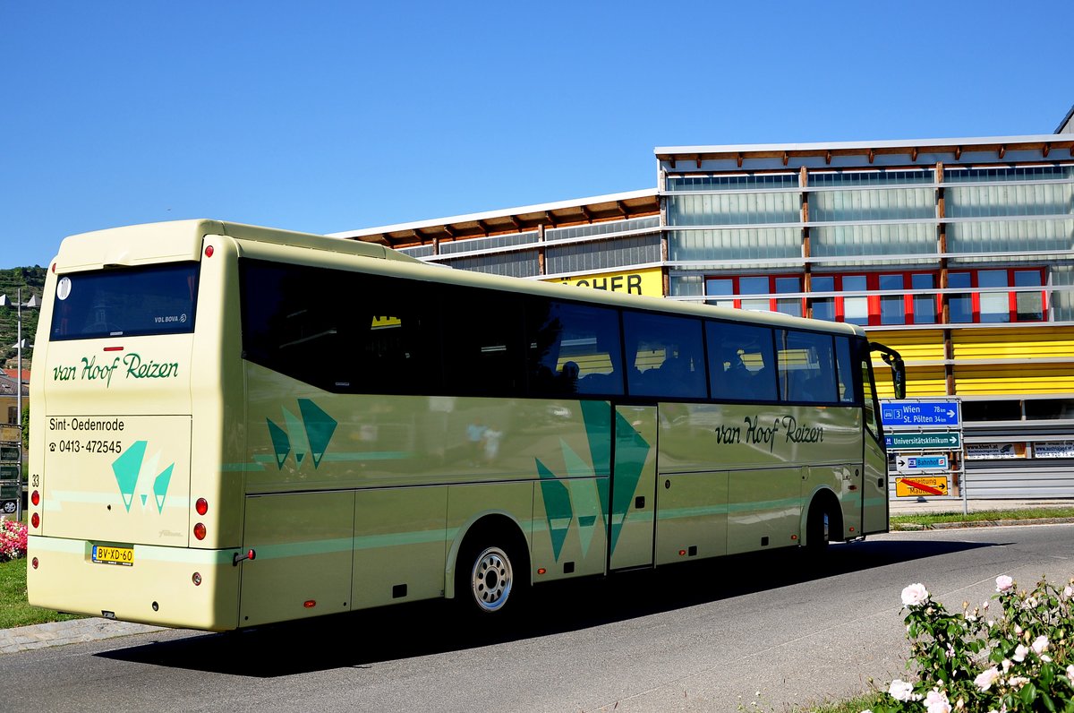 VDL Bova von van HOOF Reisen aus den NL in Krems unterwegs.