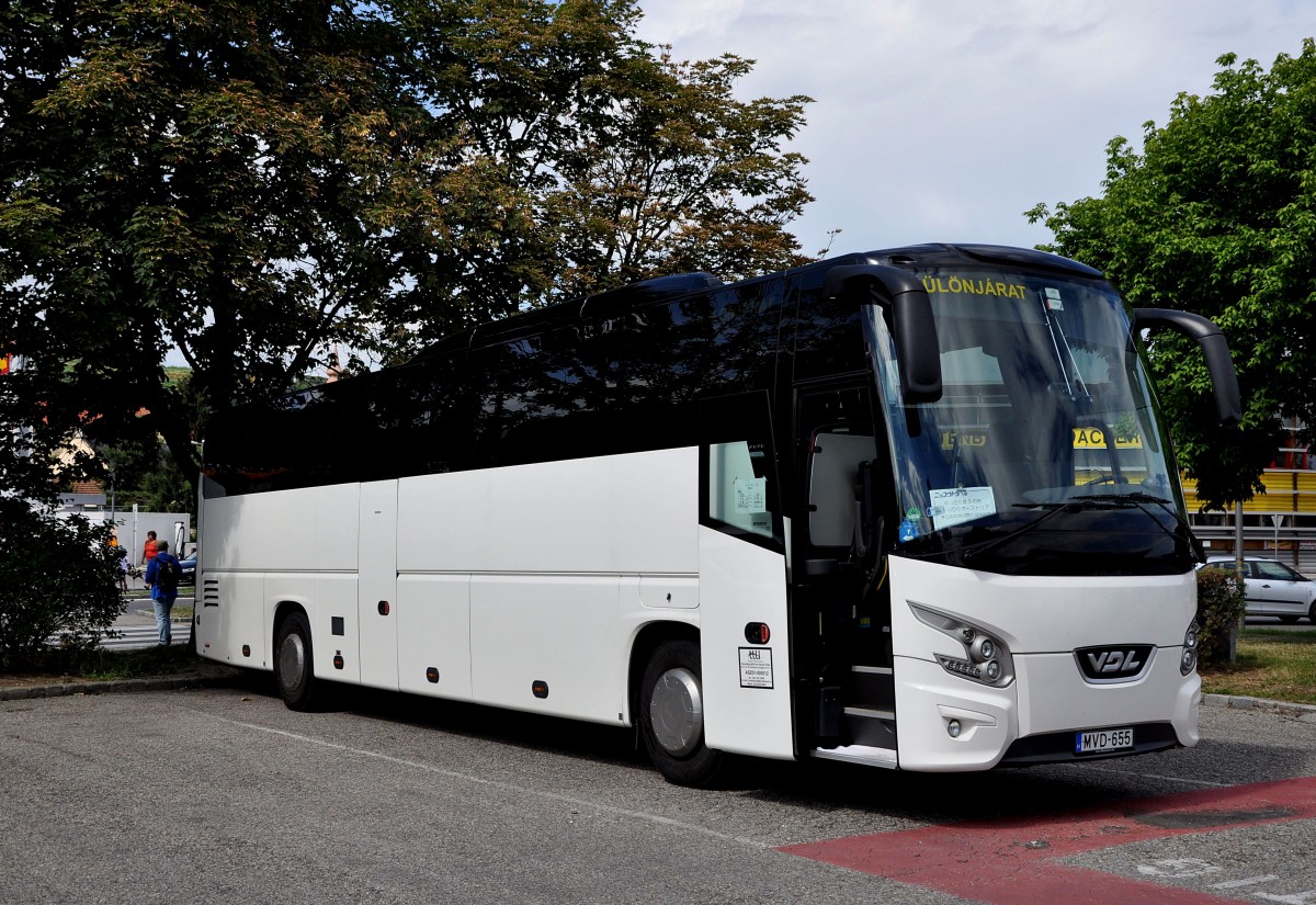 VDL Futura aus Ungarn im Juni 2015 in Krems. 