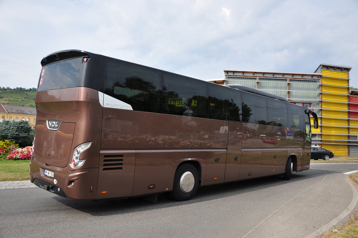 VDL Futura aus Ungarn in Krems unterwegs.