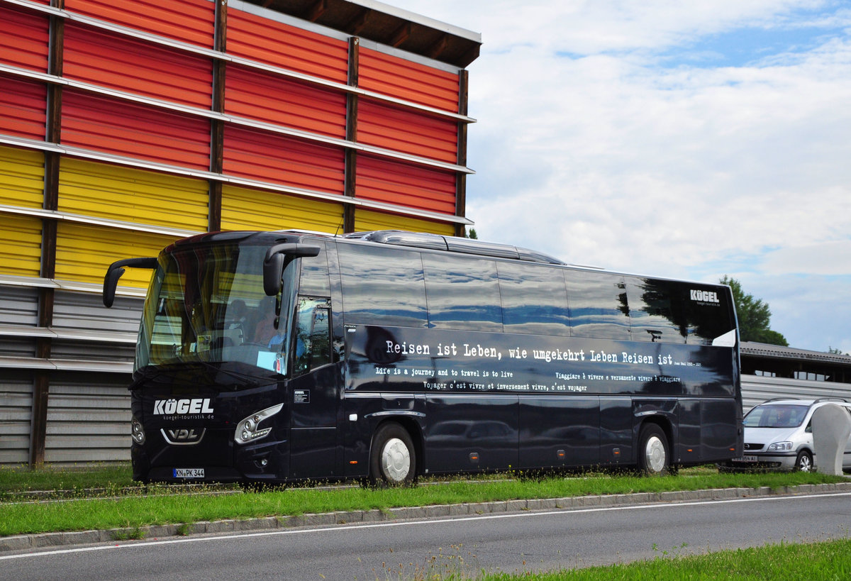 VDL Futura von der Kgel Touristik aus der BRD in Krems unterwegs.