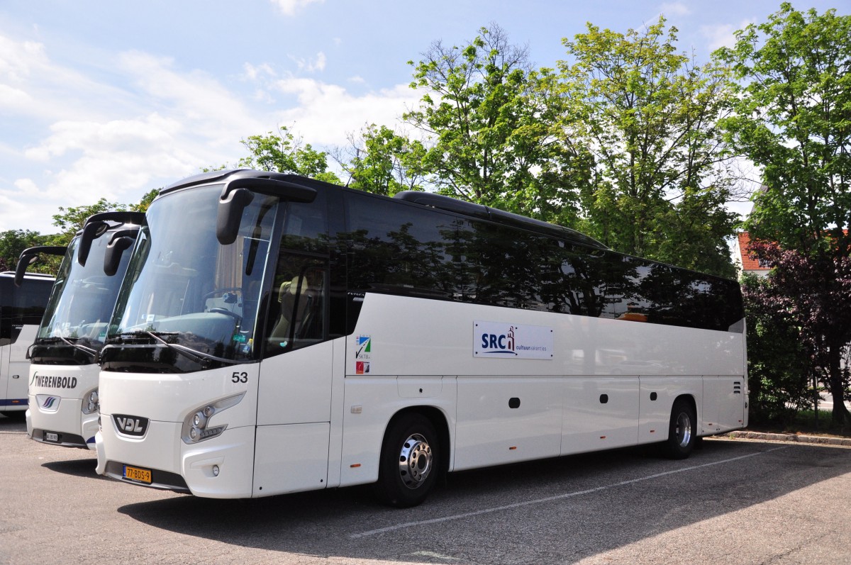 VDL Futura von Lanting Reisen aus NL im Mai 2015 in Krems.