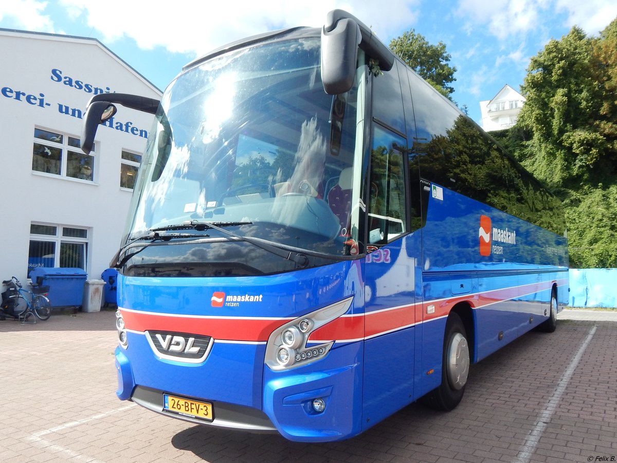 VDL Futura von Maaskant Reizen aus den Niederlanden im Stadthafen Sassnitz.