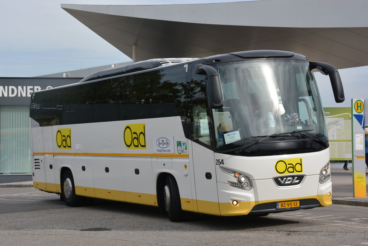 VDL Futura von Oad Reisen.nl in Krems.
